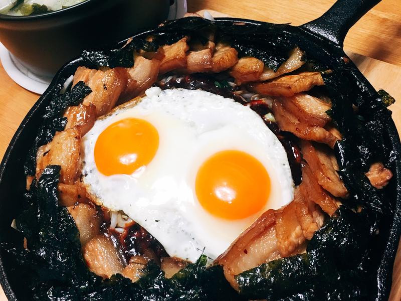 韩式五花肉拌饭