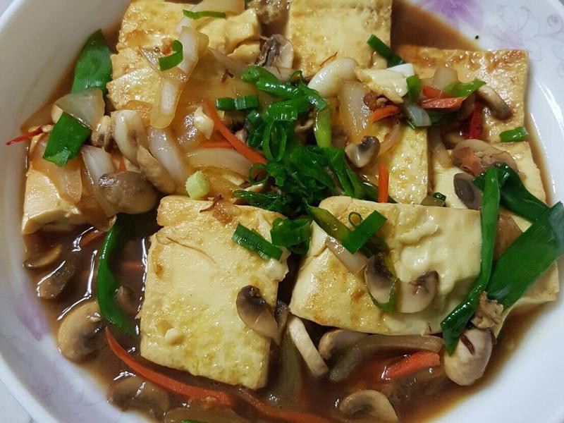 洋葱蘑菇烩豆腐