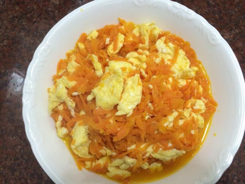 红萝卜炒黄金蛋