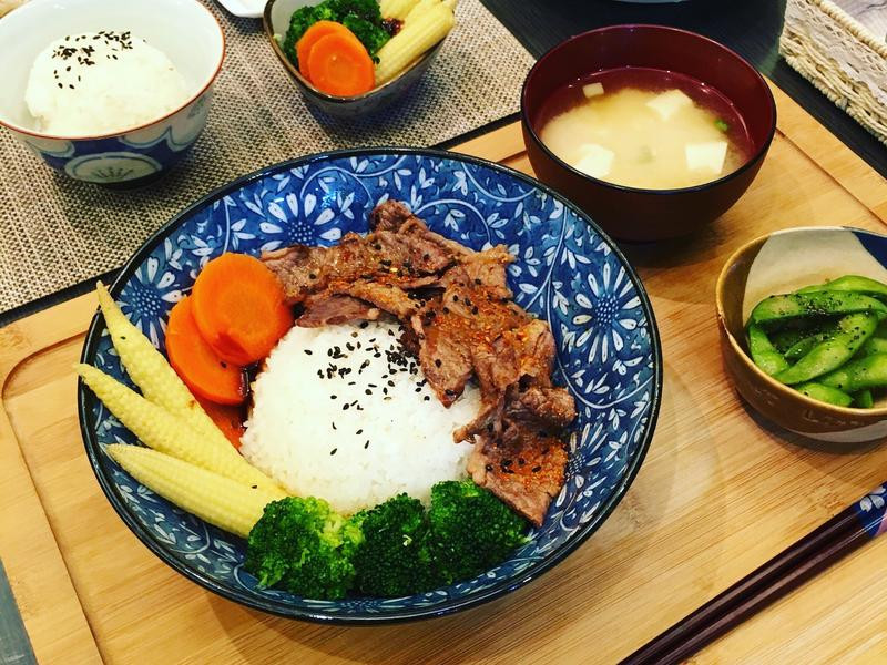 牛肉丼饭