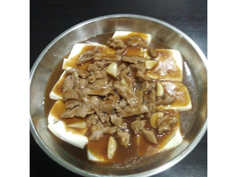 蒸白豆腐淋肉酱