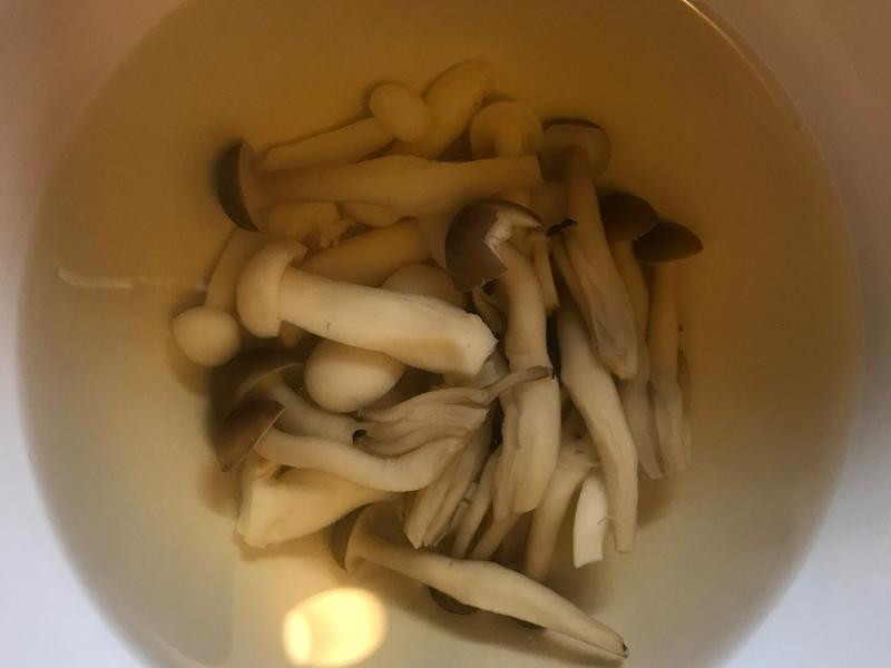鲣鱼菇菇汤