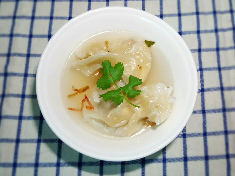 菇菇豆腐鲔鱼馄饨汤
