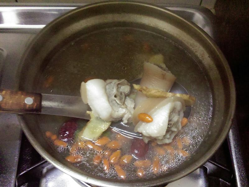 营养猪尾汤