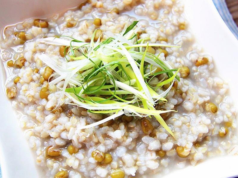 绿豆糙米薏仁粥