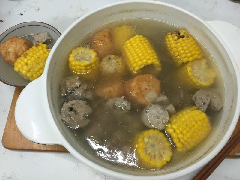 排骨玉米贡丸汤