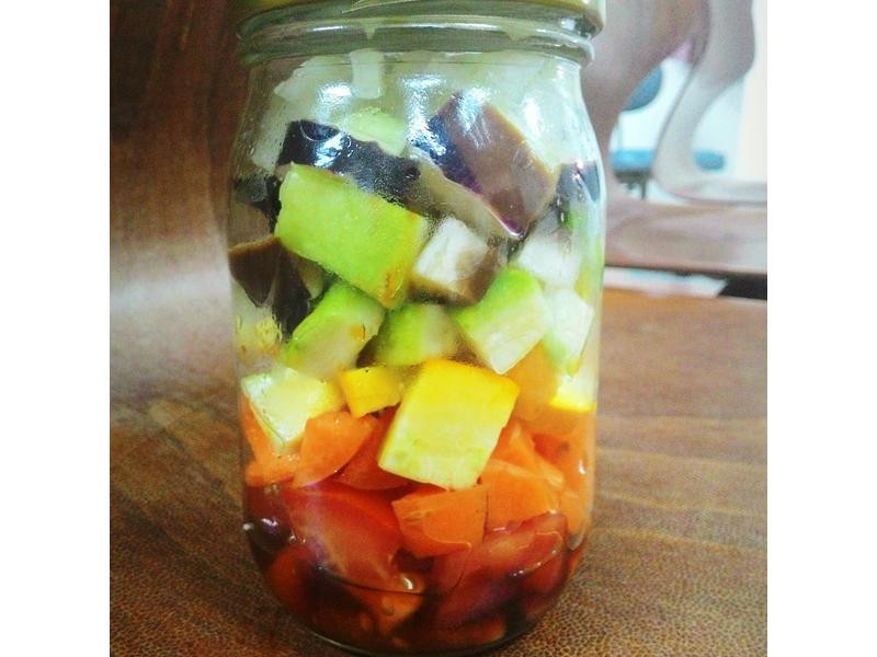 彩虹蔬菜沙拉罐