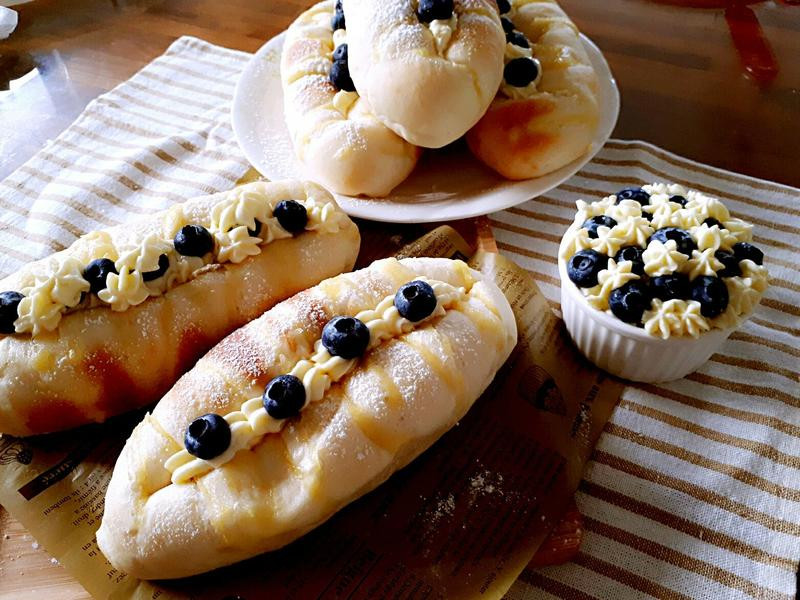 日式蓝莓奶香奶露面包