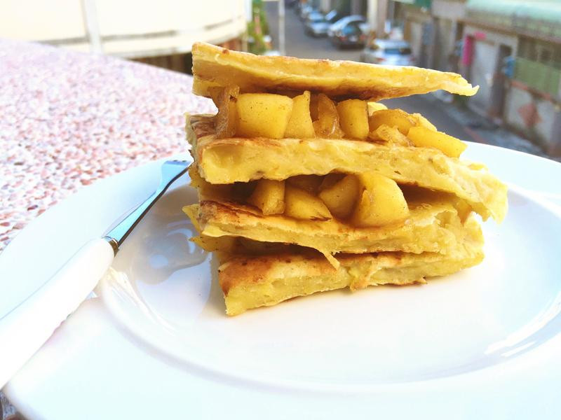 香蕉松饼佐苹果酱