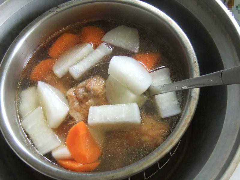 红白萝卜排骨酥汤