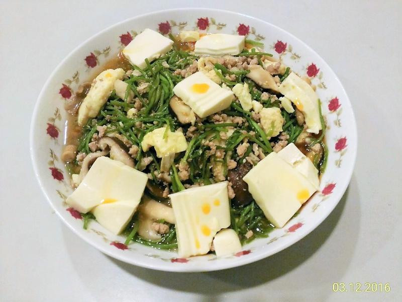 蛋豆腐烩水莲