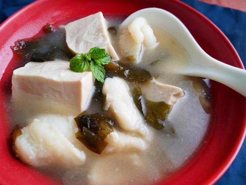 冻豆腐鱼肉味噌汤