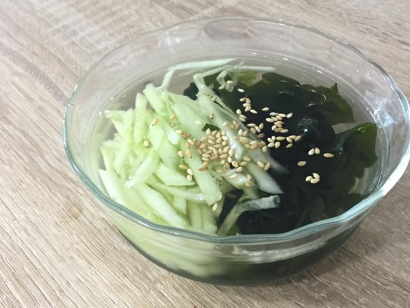 韩式小黄瓜海带芽冷汤