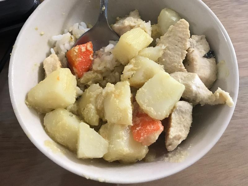 鸡胸肉绿咖哩料理