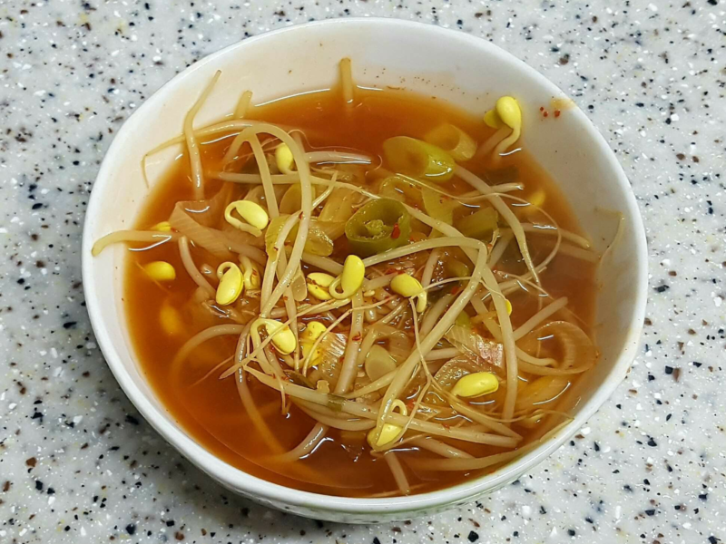 韩式辣泡菜荳芽汤