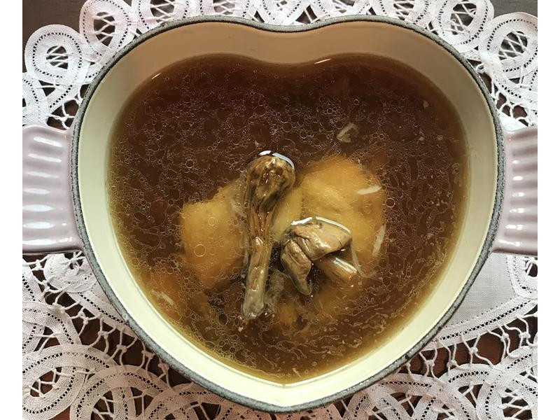 巴西蘑菇百合炖鸡汤