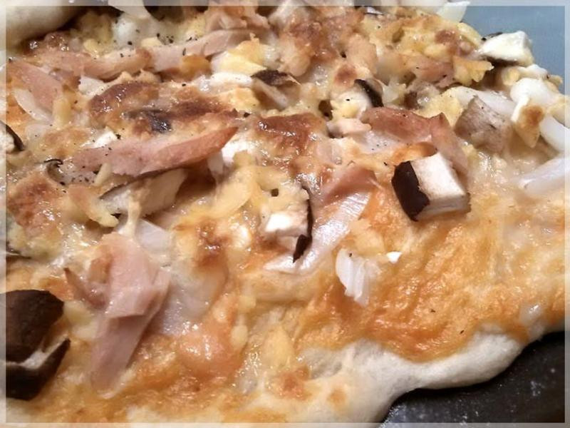 洋葱菌菇燻鸡披萨