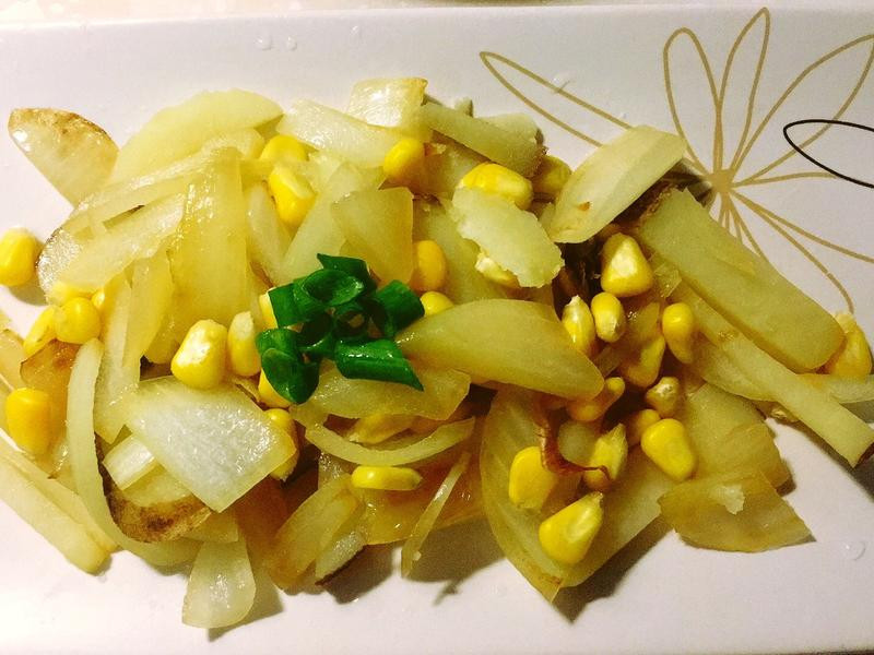 洋葱玉米炒马铃薯