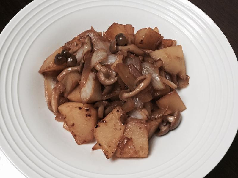 洋葱马铃薯炒菇