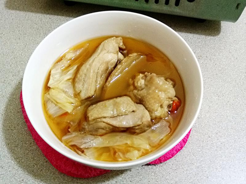 高丽菜麻油鸡汤