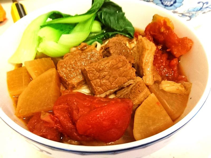 铸铁锅红烧牛肉面