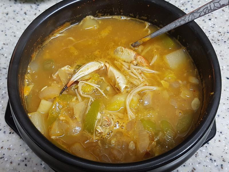韩式螃蟹大酱汤