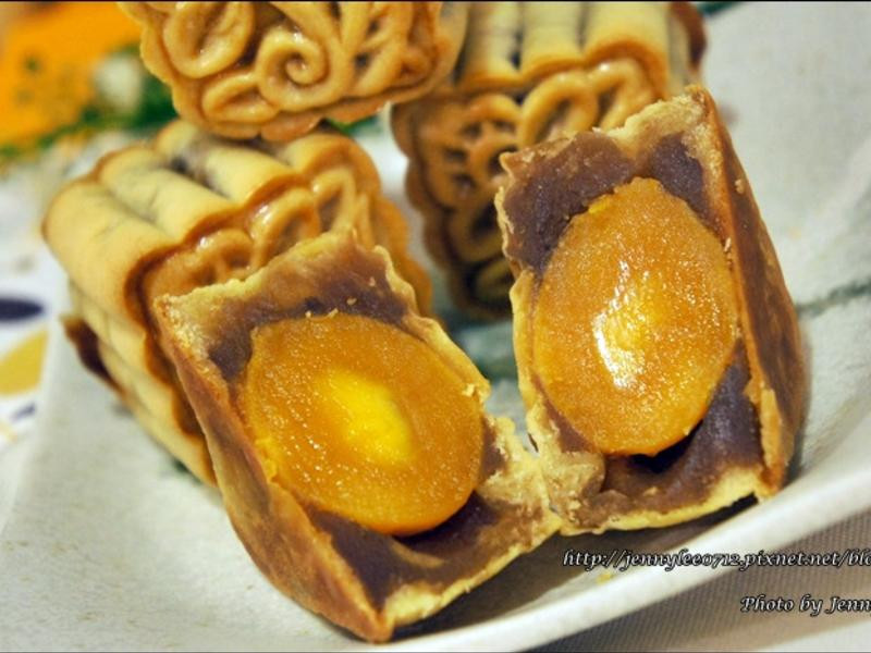 广式桂圆蛋黄月饼
