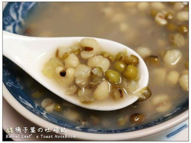 绿豆薏仁汤 