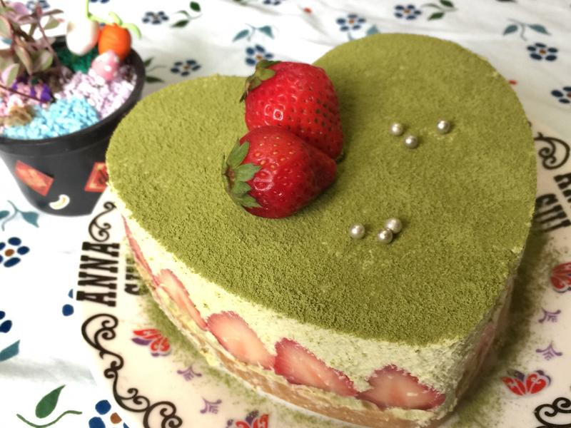 草莓抹茶慕丝蛋糕