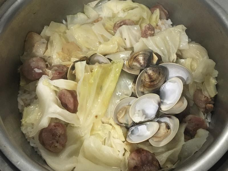 麻油香肠蛤蜊高丽菜饭