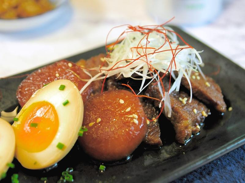 居酒屋风的牛肉大根煮