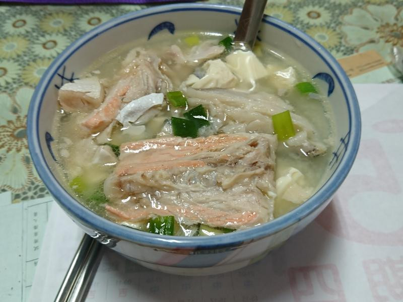 味增鲑鱼头豆腐汤
