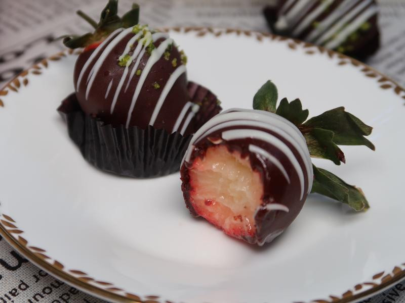 巧克力糖衣草莓