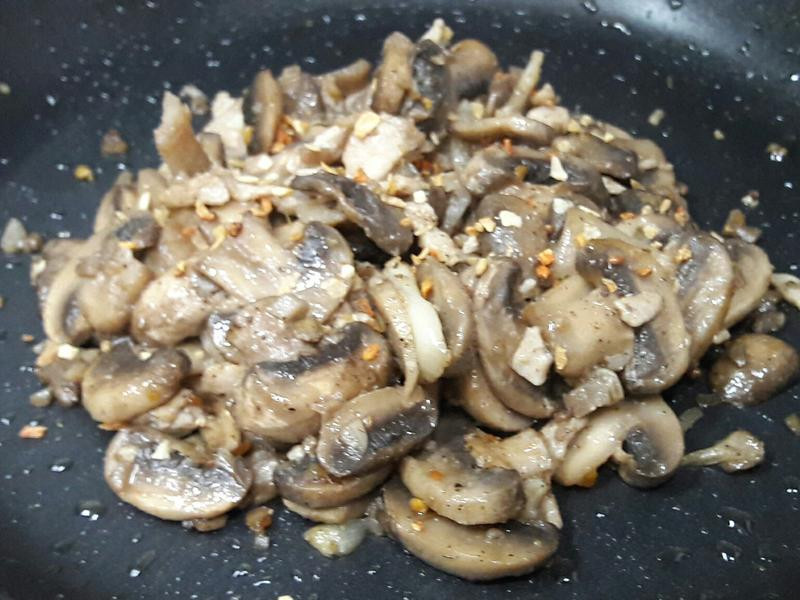 香料蘑菇炒肉丝