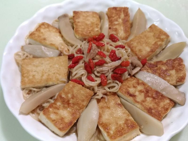 台酒麻油鸡面豆腐煲