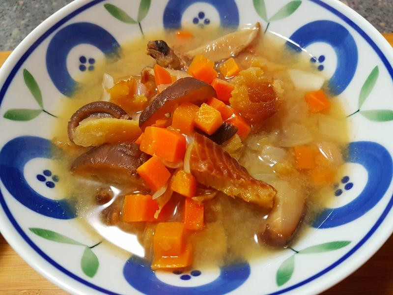 明太鱼冬菇味增汤