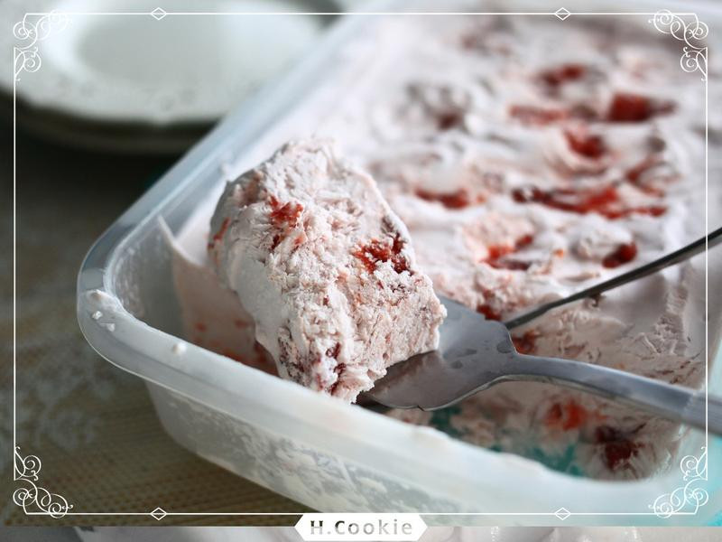 草莓椰奶冰盒糕