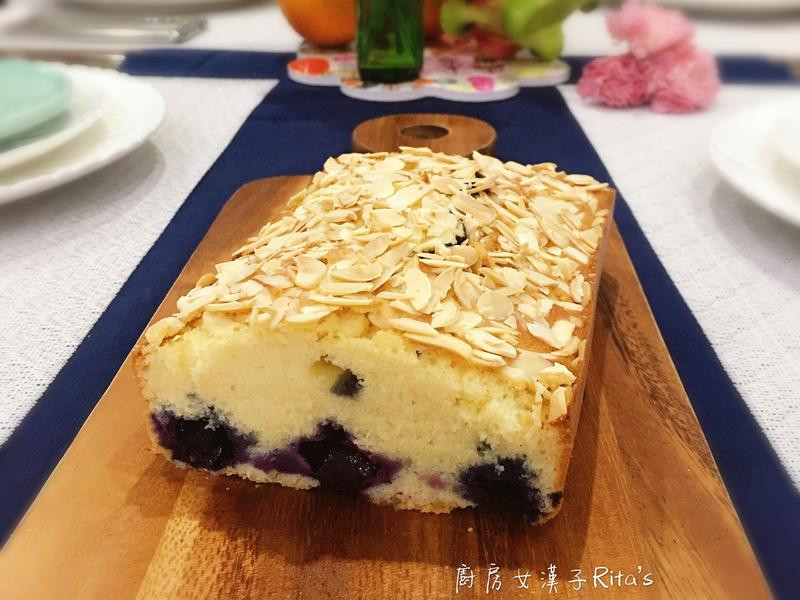 杏仁片蓝莓蛋糕