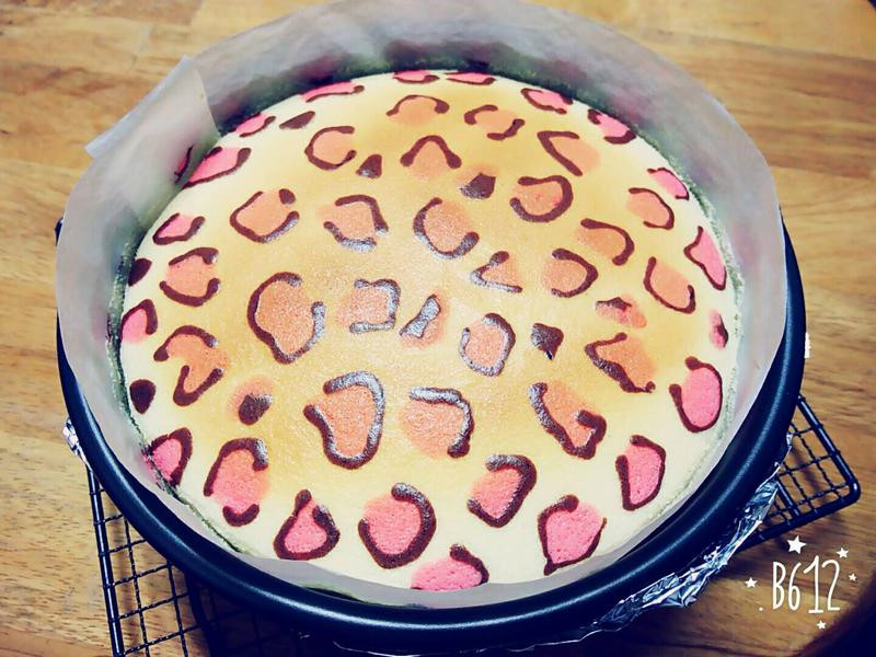 粉红豹纹轻乳酪蛋糕