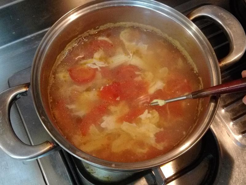 解腻玉米笋番茄蛋花汤 