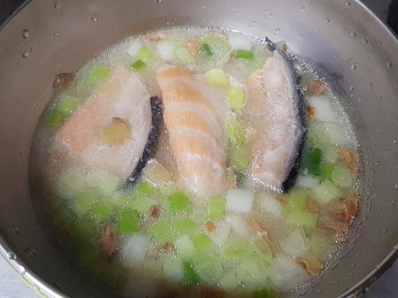 鲑鱼味噌汤 