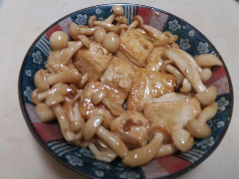 黄金豆腐烩菇菇 