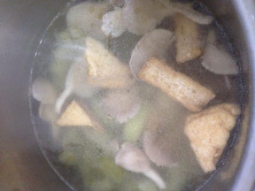 油豆腐鲍鱼菇黄瓜汤