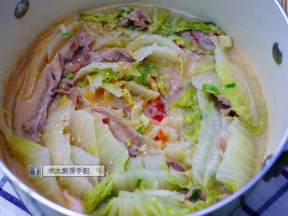 大白菜豚肉豆乳锅