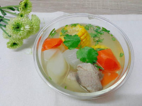 清炖排骨玉米萝卜汤
