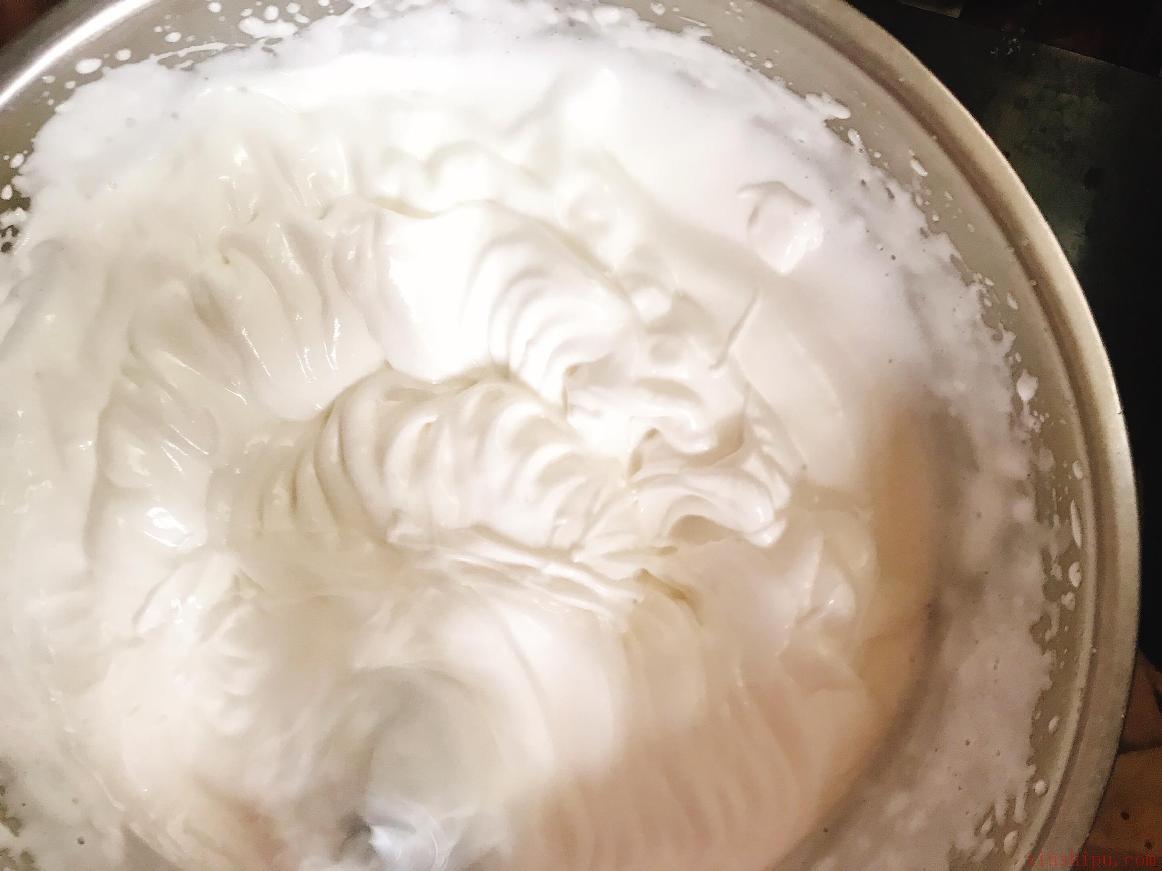 在家怎么做奶油 几个办法教你在家也能打出蛋糕店蓬松不易化的奶油 | 说明书网