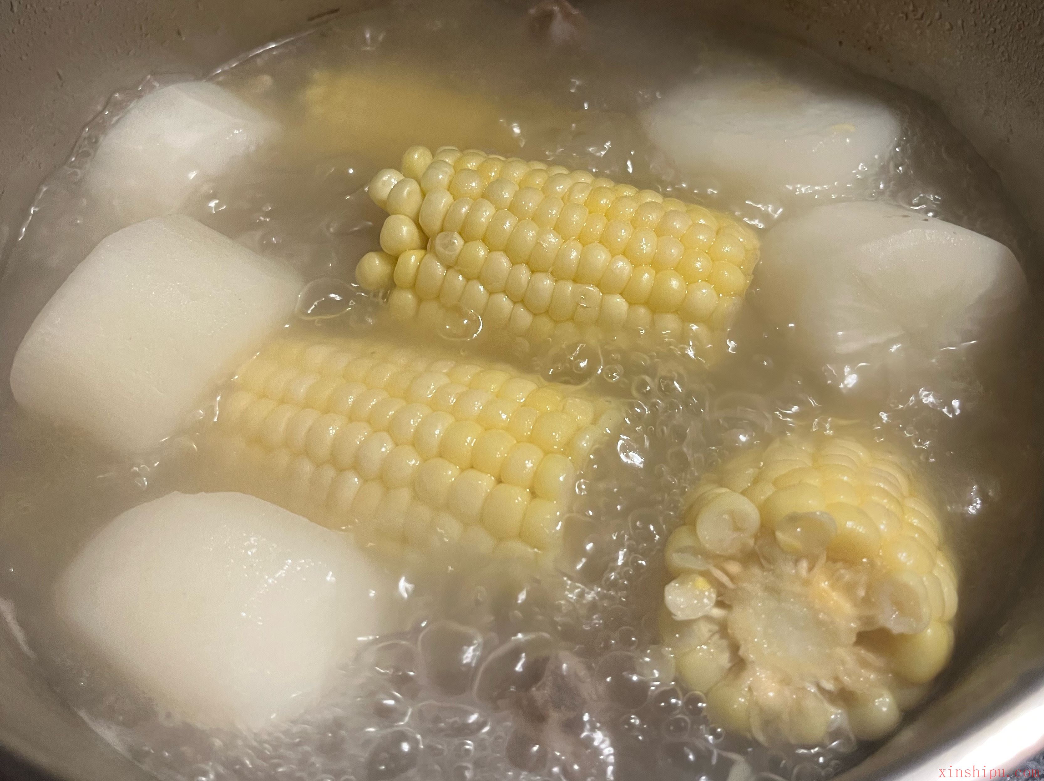排骨玉米山药汤-教你做菜-山西新东方烹饪学校
