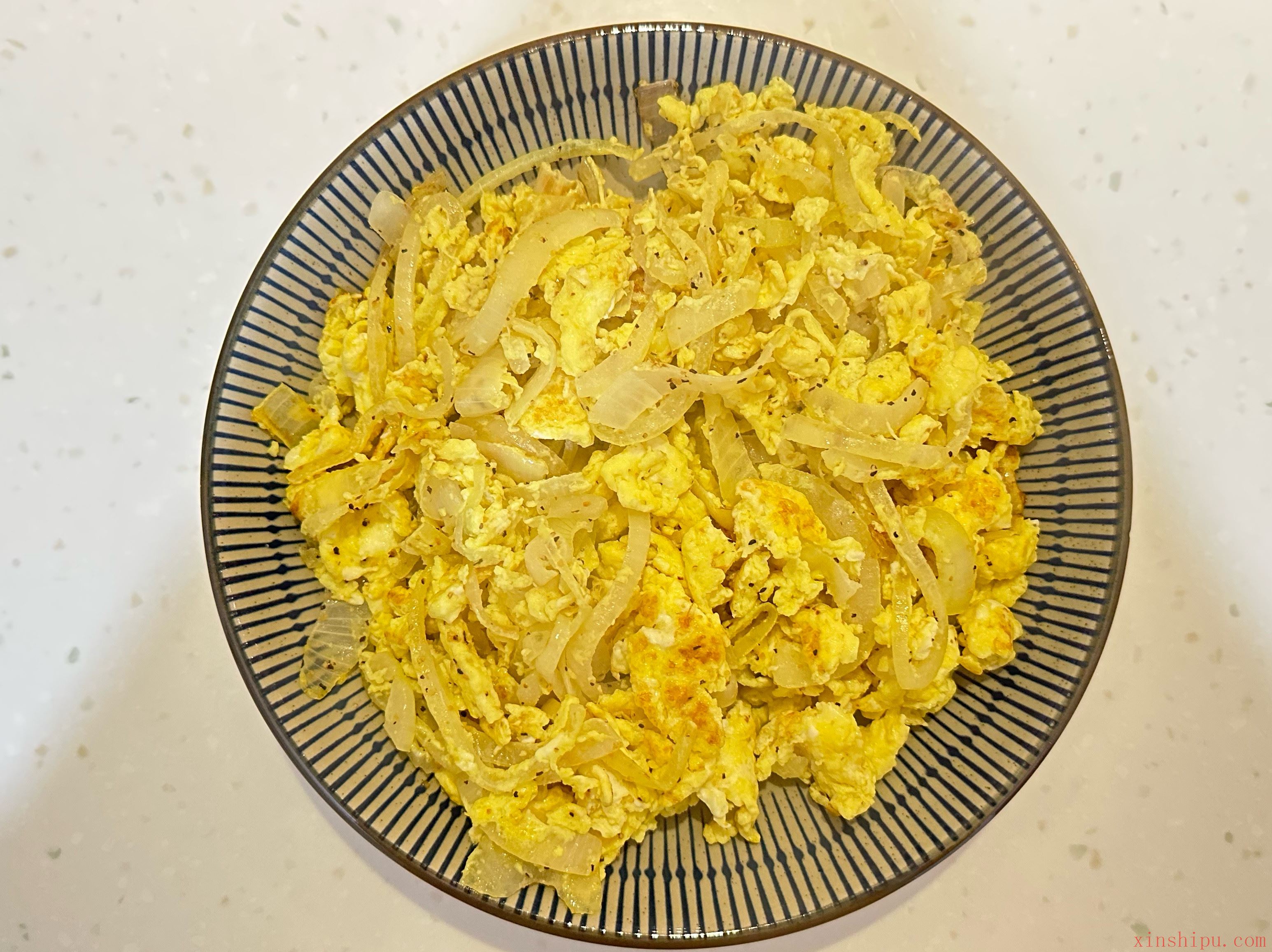 洋葱炒蛋的做法_洋葱炒蛋怎么做_洋葱炒蛋的家常做法_ivory【心食谱】