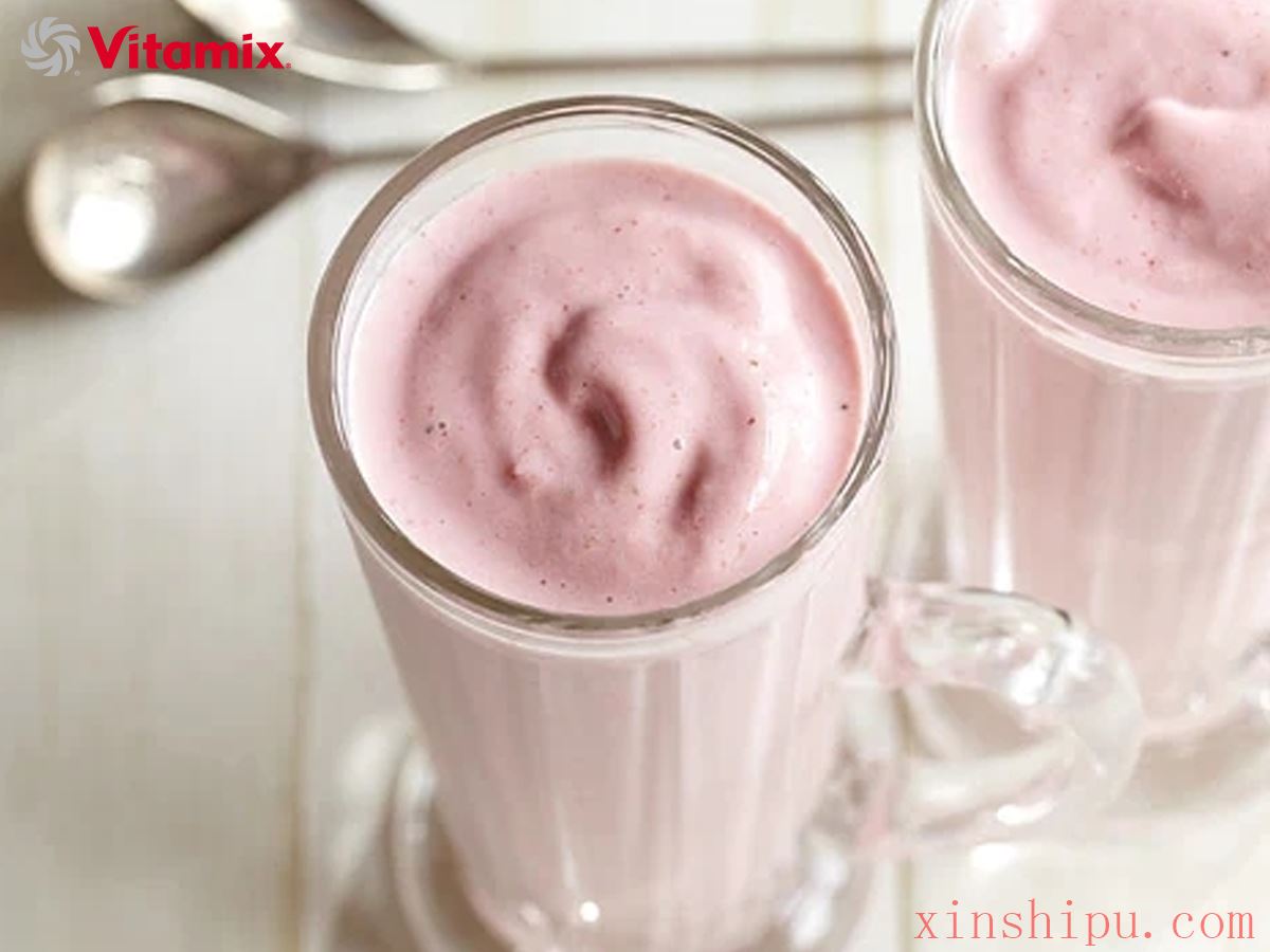 草莓奶昔。牛奶版怎么做_草莓奶昔。牛奶版的做法_豆果美食