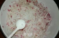 怎么做猪油渣萝卜水煎包最好吃 猪油渣萝卜水煎包怎么做好吃